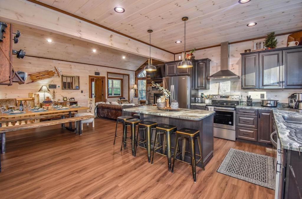 Nordic Mountain Modern Lodge - Family Friendly Luxury Cabin In Walden'S Ridge Sevierville Exterior photo